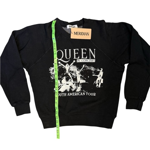 QUEEN SOUTH AMERICA TOUR 🖤  Black Concert Sweater - Picture 12 of 12